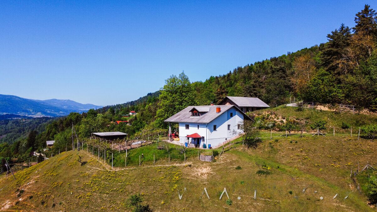 Ферма в Руше, Словения, 126 572 м² - фото 1