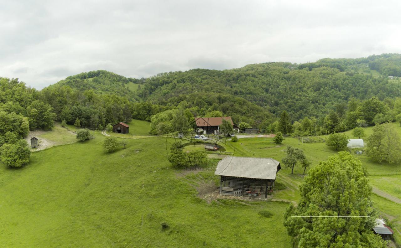 Ферма в Севнице, Словения, 140 838 м² - фото 1