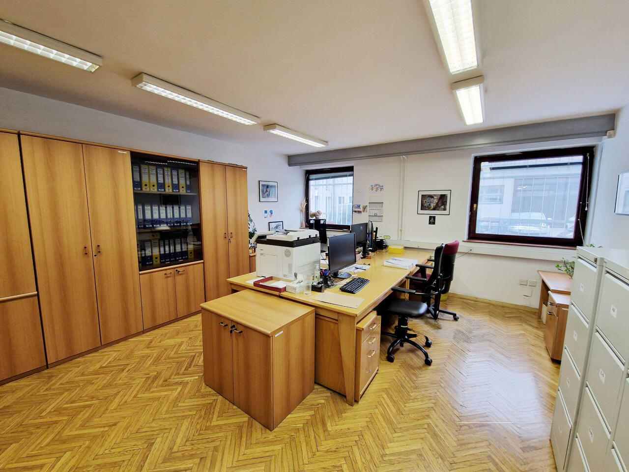 Офис в Любляне, Словения, 367 м² - фото 2