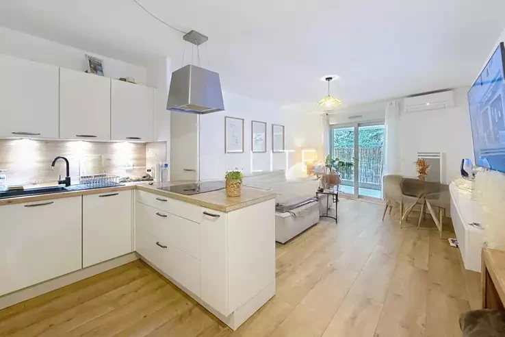 Квартира в Каннах, Франция, 58 м² - фото 1