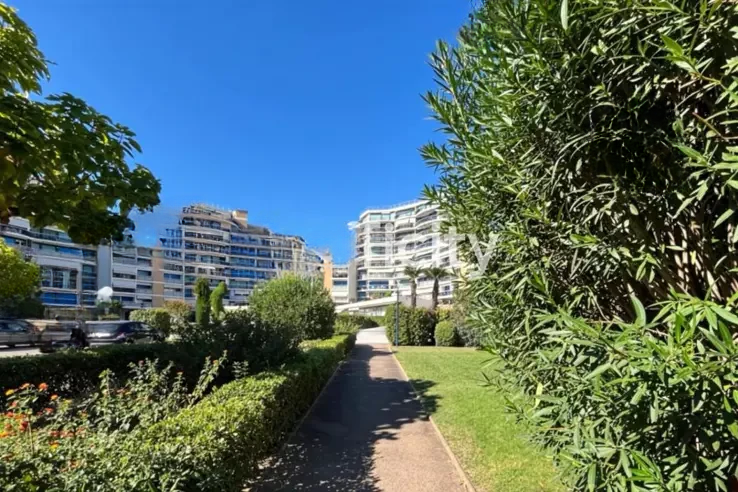 Квартира в Каннах, Франция, 34 м² - фото 1