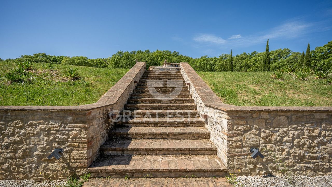 Дом в Тоди, Италия, 334.2 м² - фото 18