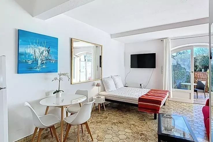 Квартира в Каннах, Франция, 28 м² - фото 1