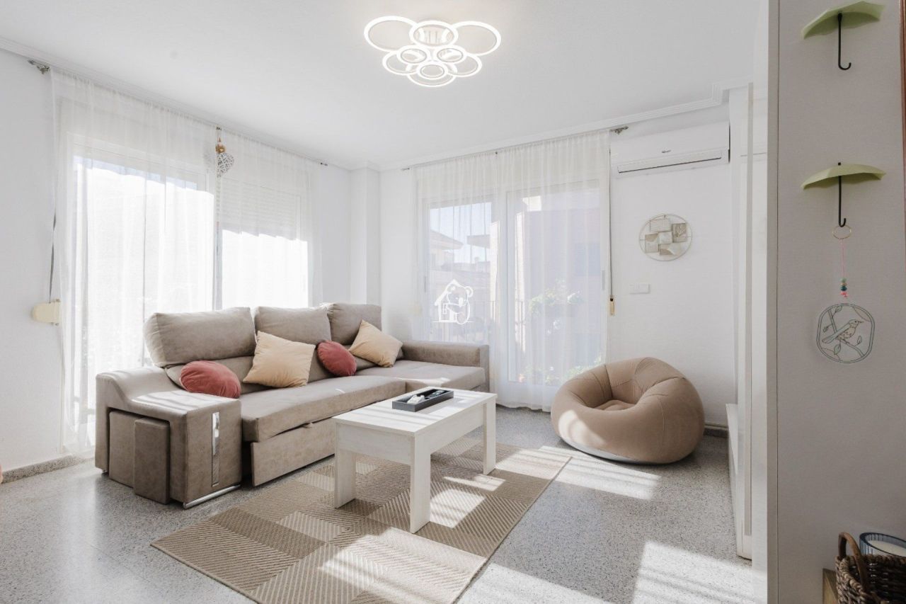 Апартаменты в Сан-Мигель де Салинас, Испания, 120 м² - фото 1