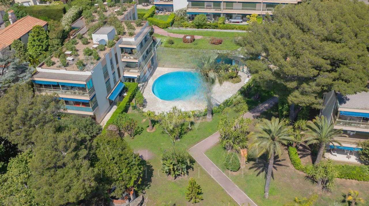 Квартира в Каннах, Франция, 77 м² - фото 1