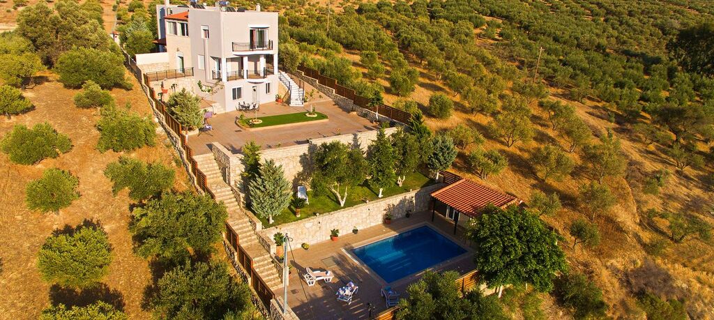 Вилла в Ираклионе, Греция, 250 м² - фото 1