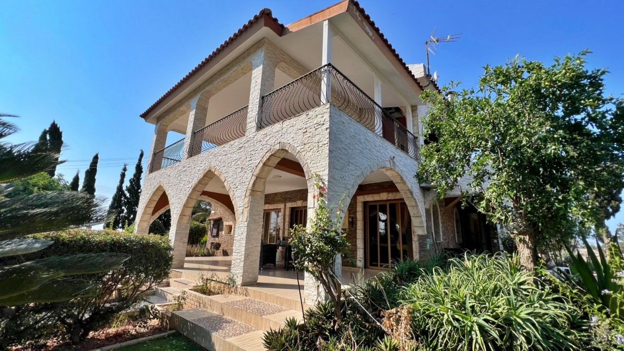 Вилла в Ларнаке, Кипр, 280 м² - фото 2