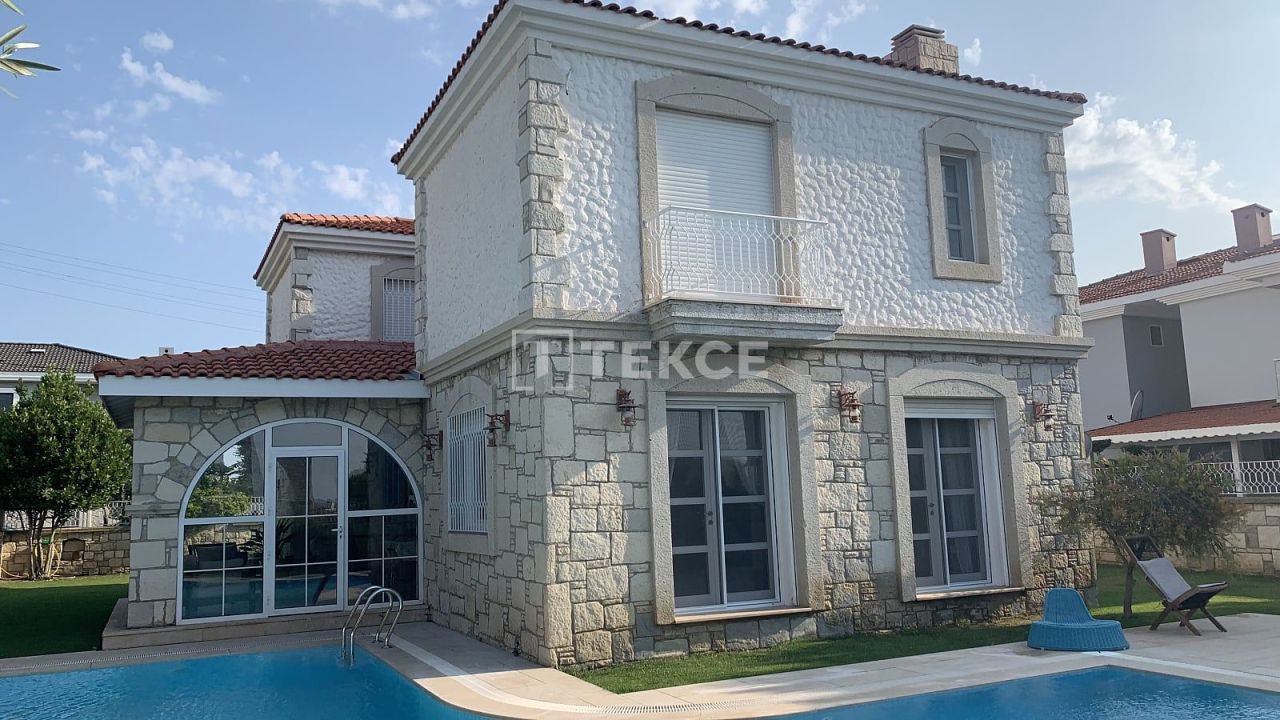 Вилла в Чешме, Турция, 275 м² - фото 1