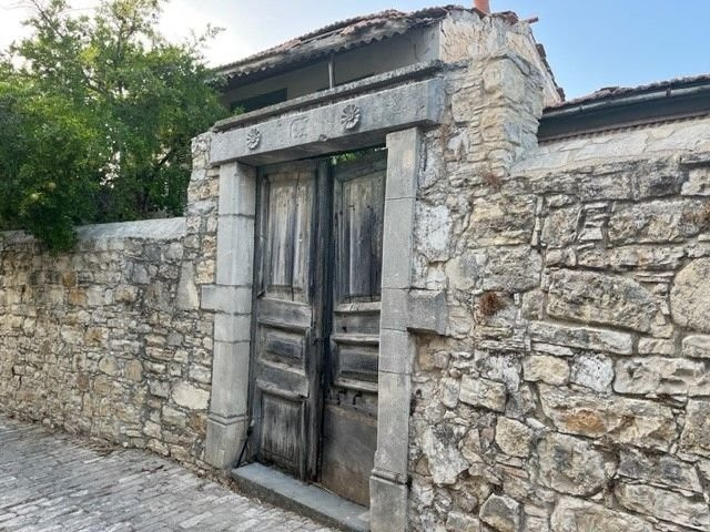 Дом в Лофу, Кипр, 329 м² - фото 1