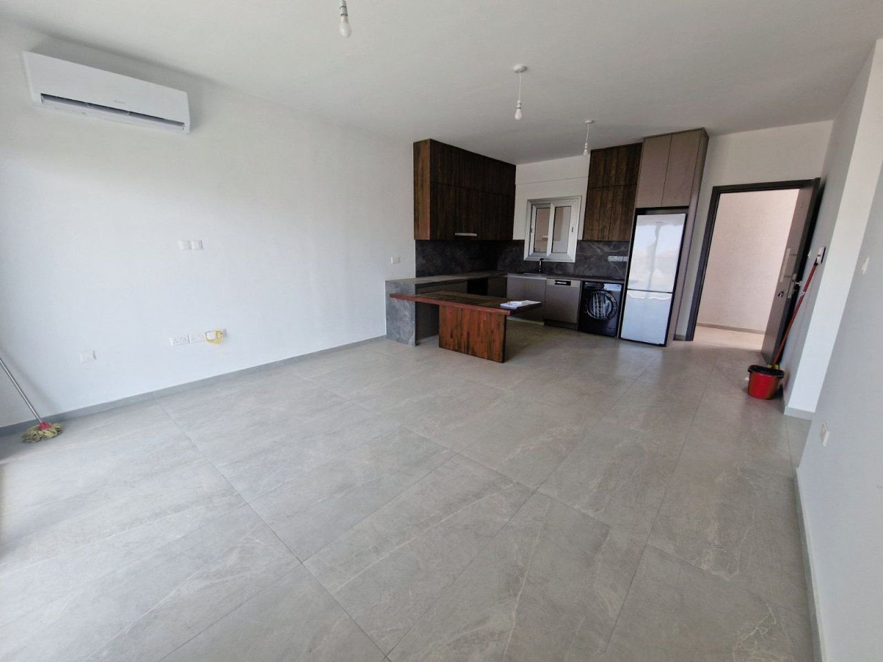 Апартаменты в Като-Полемидии, Кипр, 90 м² - фото 1