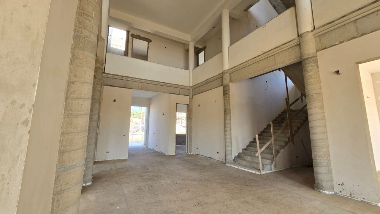 Дом Kalogyros, Кипр, 795 м² - фото 1