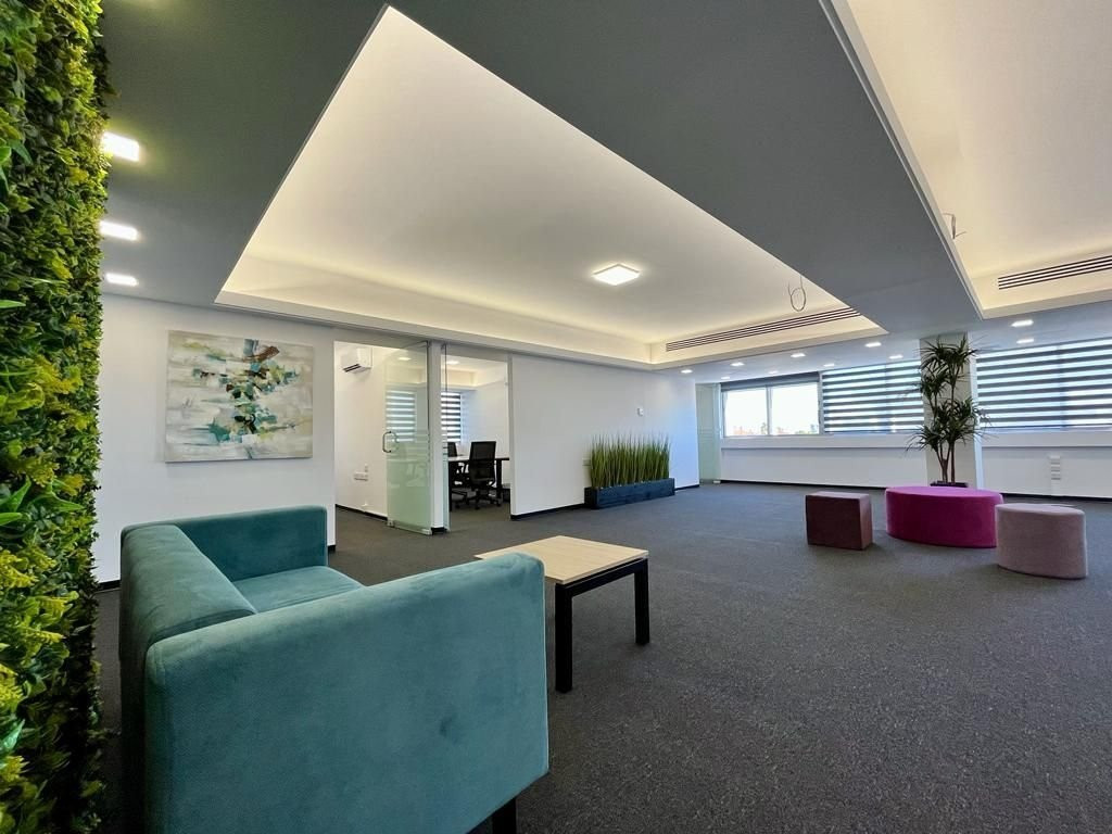 Офис Agia Zoni, Кипр, 200 м² - фото 1