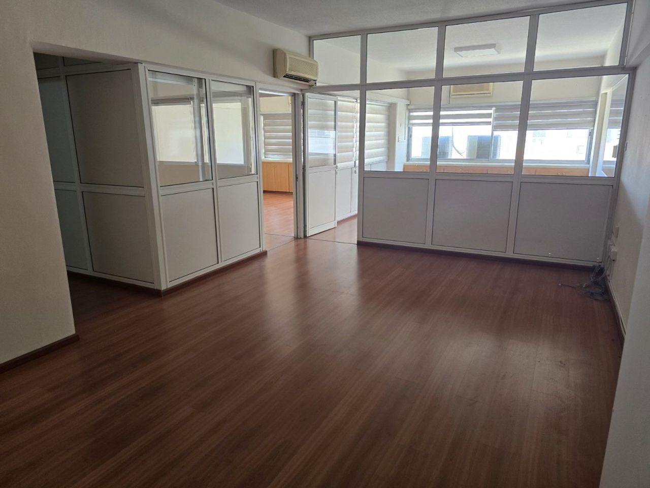 Офис Agia Zoni, Кипр, 90 м² - фото 1