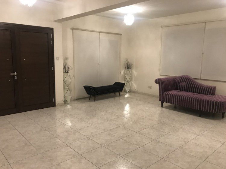 Офис Zakaki, Кипр, 180 м² - фото 1
