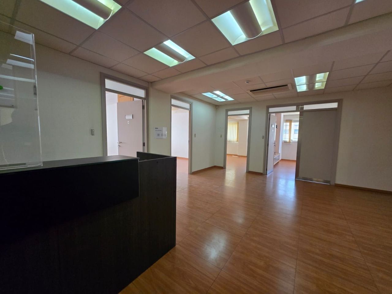 Офис Agios Nicolaos, Кипр, 262 м² - фото 1