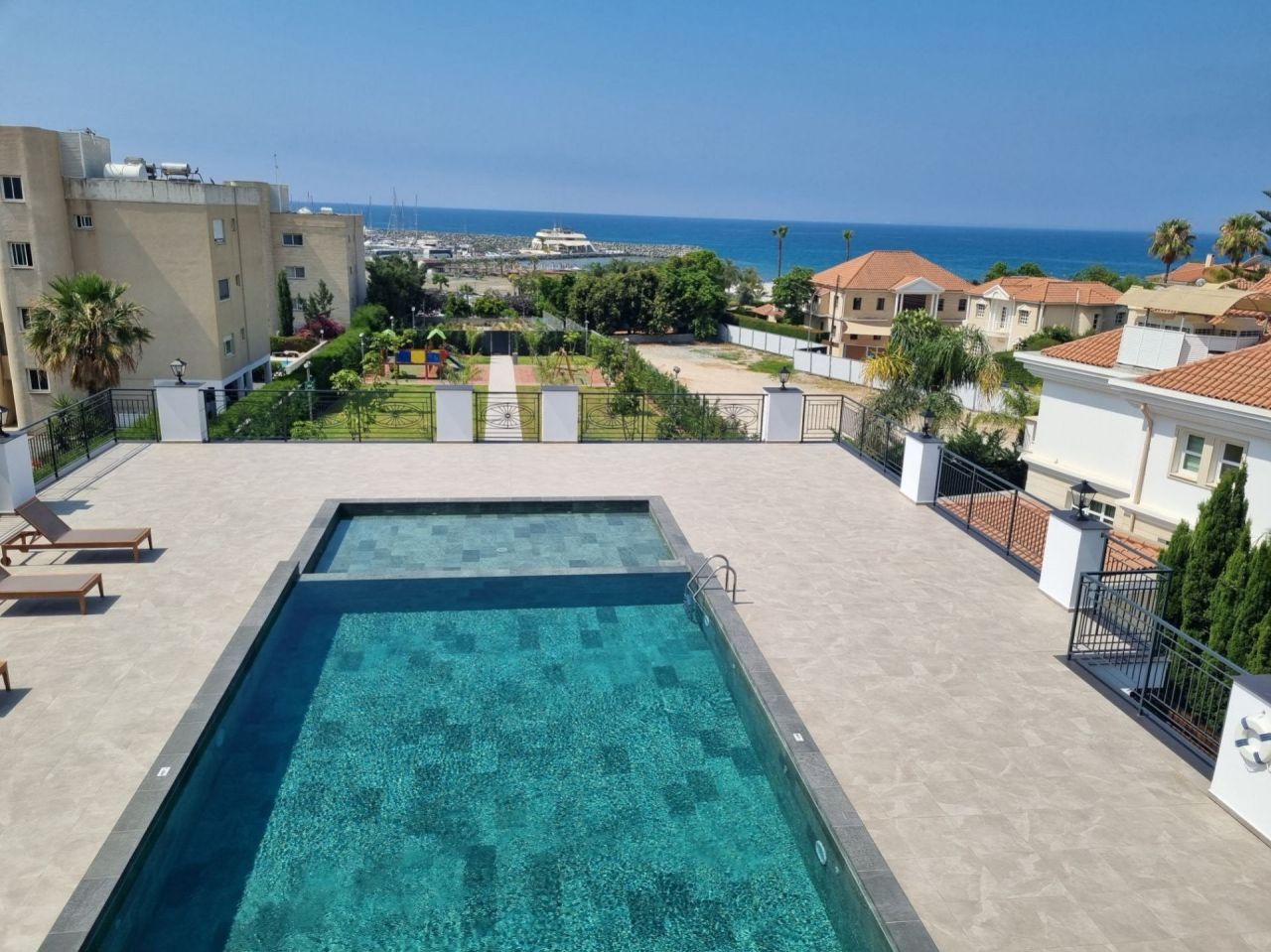 Апартаменты Pyrgos - Tourist Area, Кипр, 138 м² - фото 1