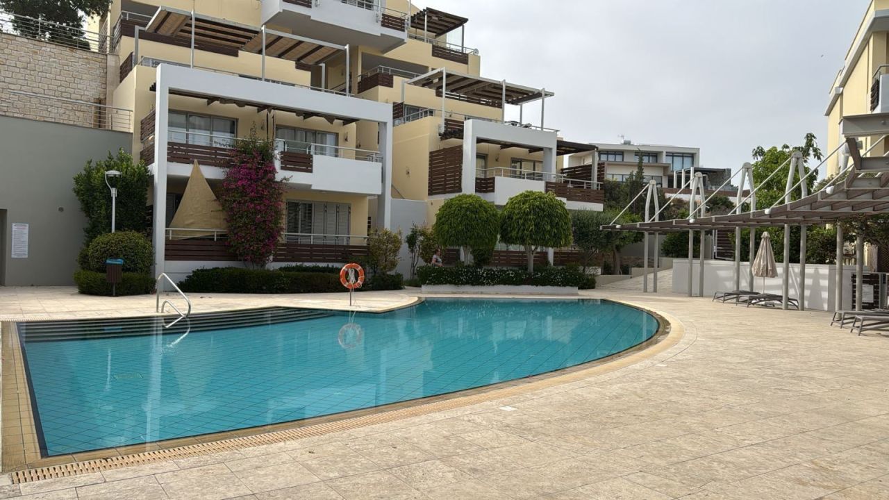 Апартаменты Agios Tychon - Tourist Area, Кипр, 86 м² - фото 1
