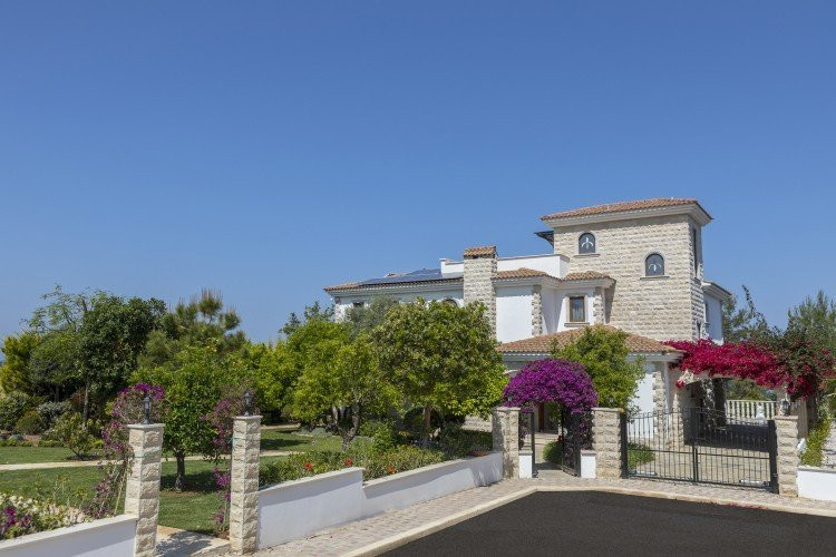 Дом в Аргаке, Кипр, 1 000 м² - фото 1