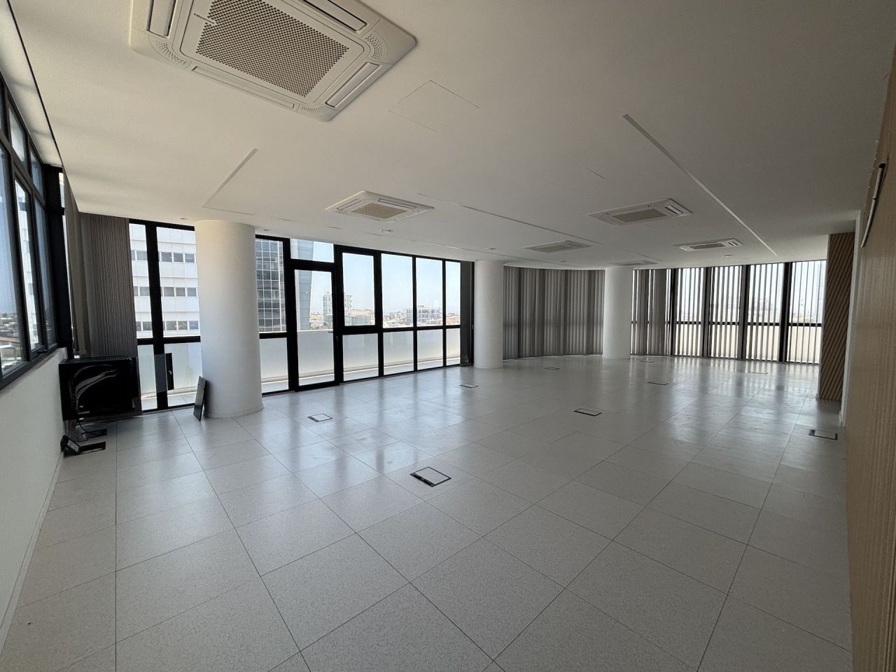 Офис Omonoia, Кипр, 221 м² - фото 1