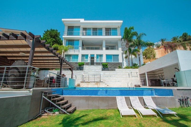 Дом в Агиос Тихоне, Кипр, 440 м² - фото 1