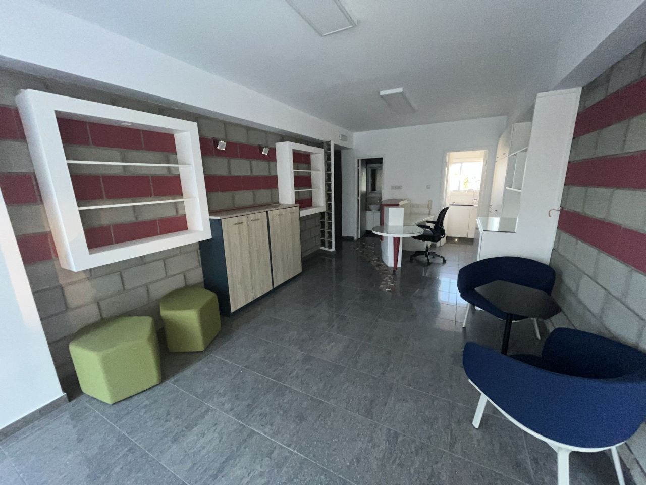 Офис Agia Zoni, Кипр, 213 м² - фото 1