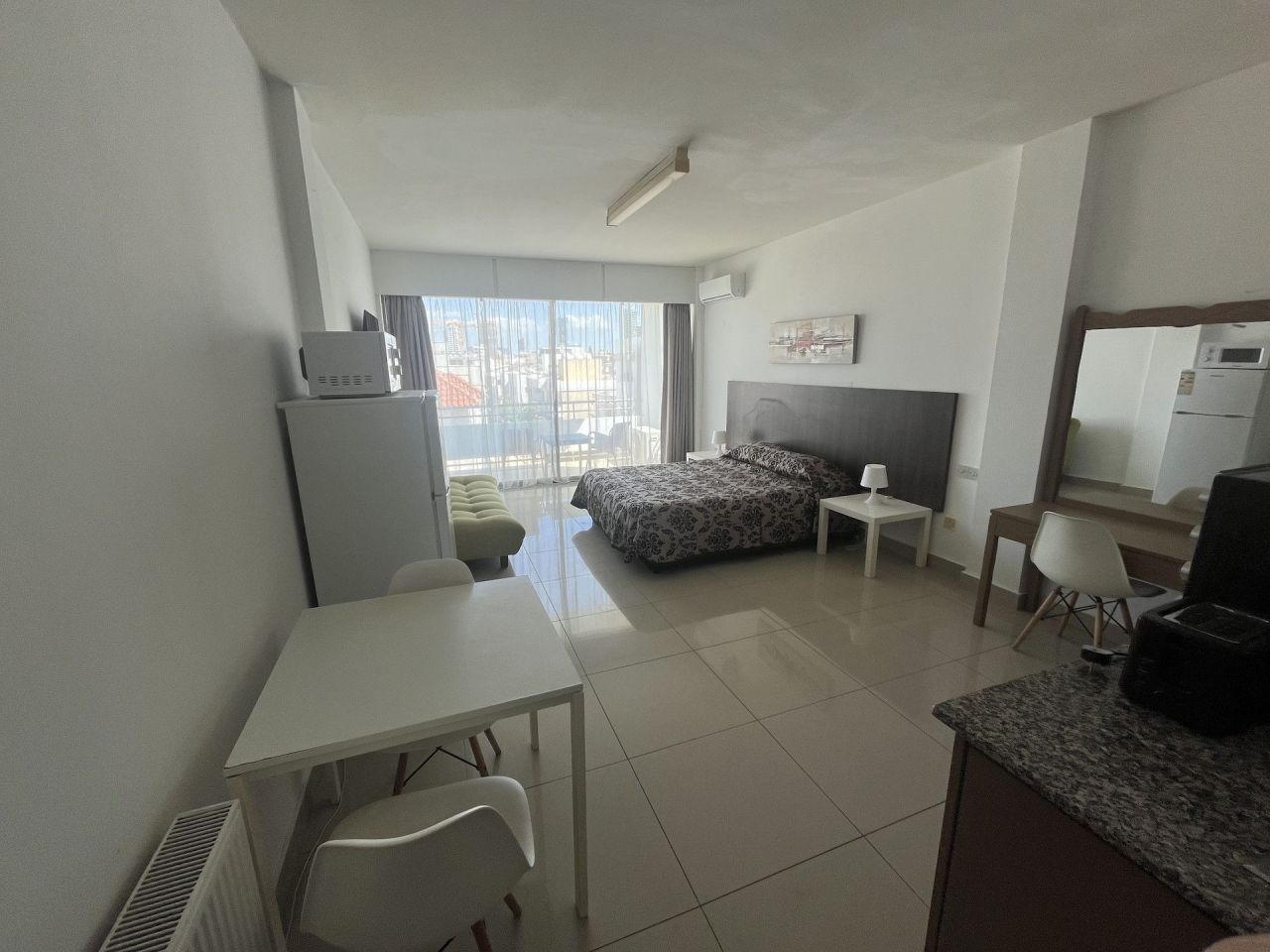 Отель, гостиница в Ермасойе, Кипр, 960 м² - фото 1