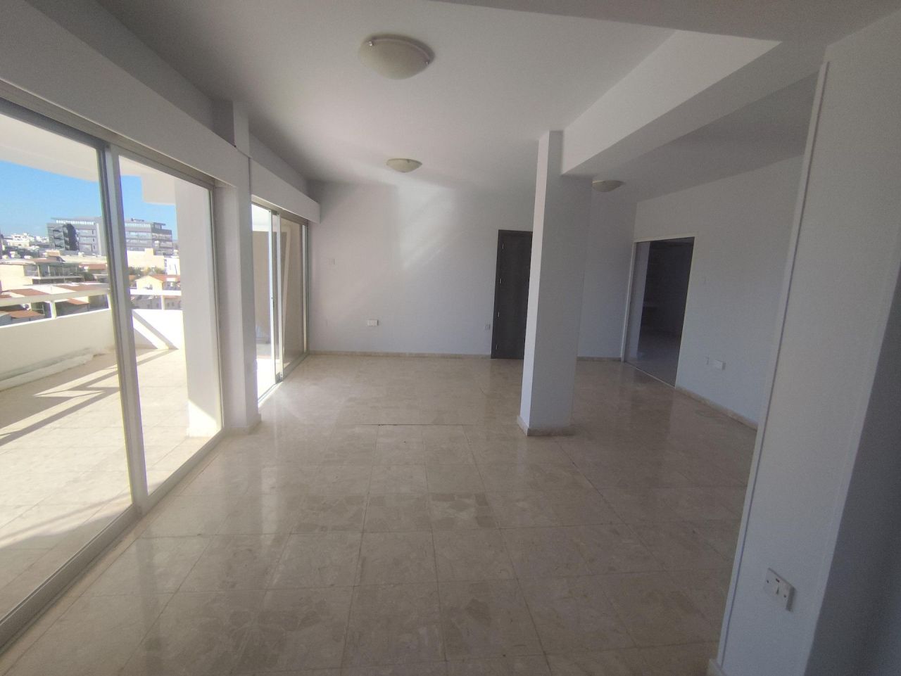 Офис Agia Zoni, Кипр, 200 м² - фото 1