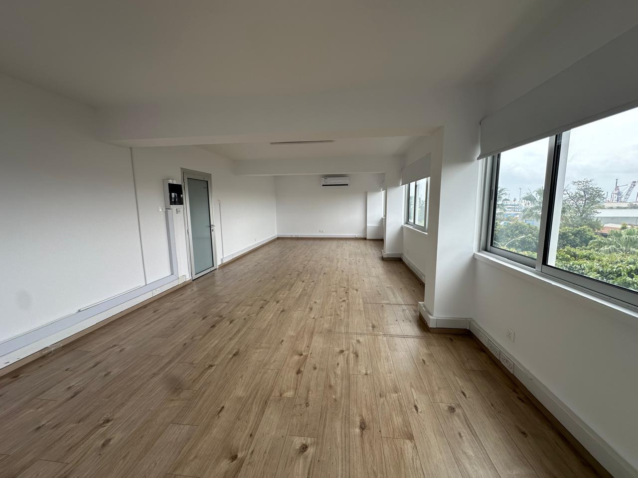 Офис Tsiflikoudia, Кипр, 180 м² - фото 1