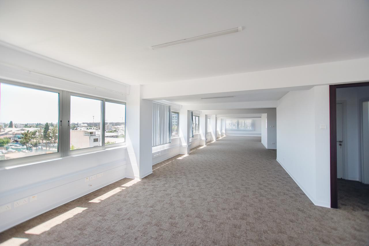 Офис Tsiflikoudia, Кипр, 240 м² - фото 1