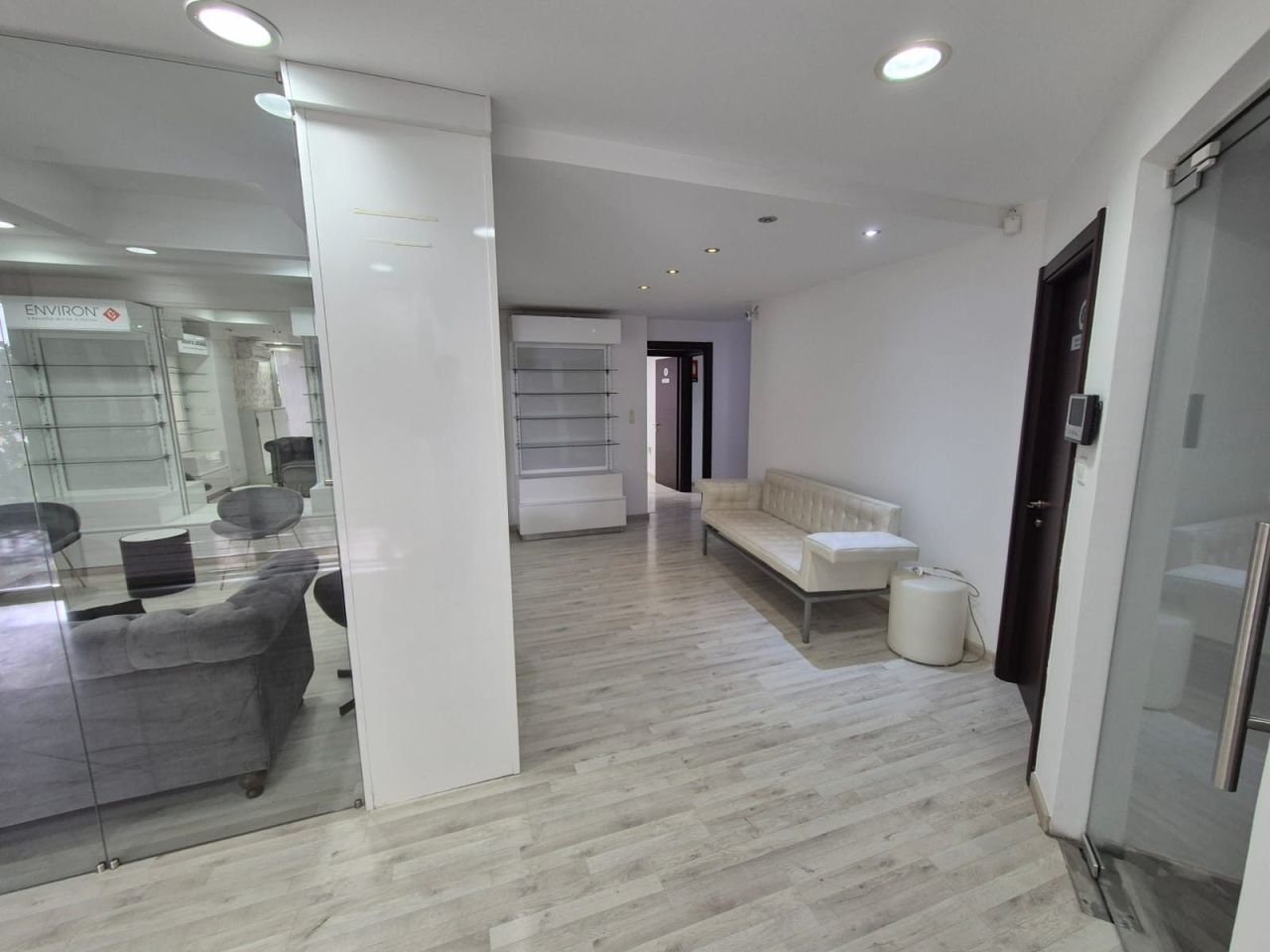 Офис Agia Filaxi, Кипр, 230 м² - фото 1