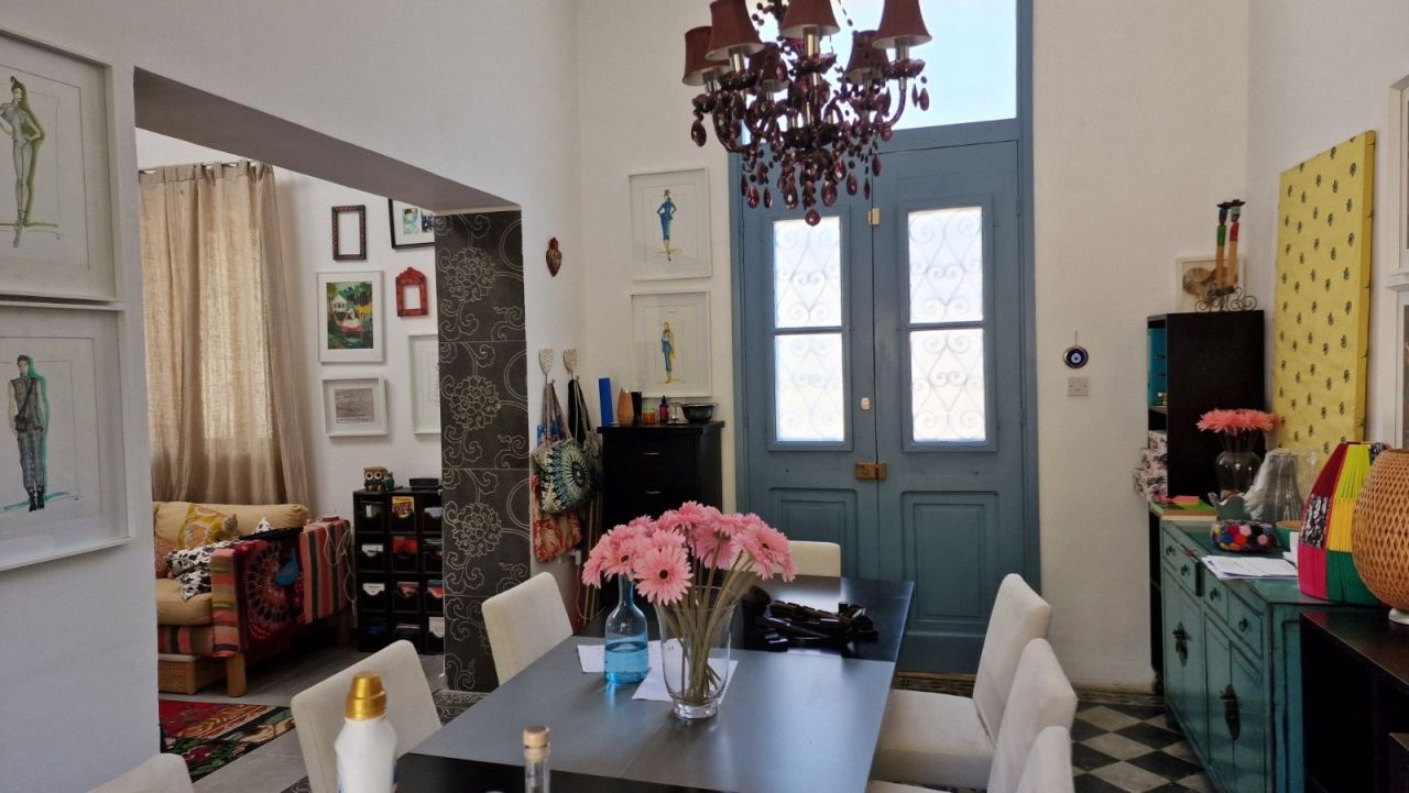 Дом в Айия-Триасе, Кипр, 90 м² - фото 1