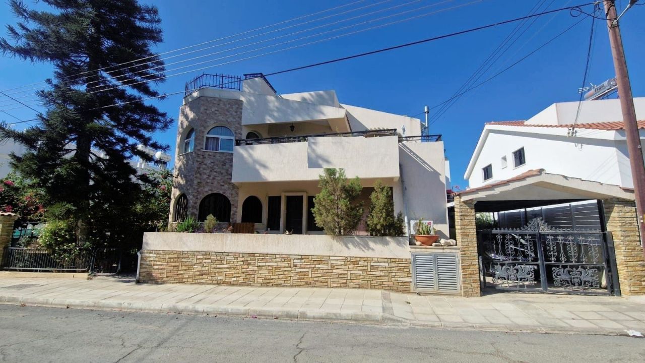 Дом Potamos Germasogeias, Кипр, 500 м² - фото 1