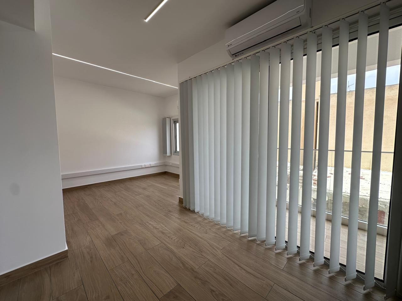Офис Tsiflikoudia, Кипр, 108 м² - фото 1