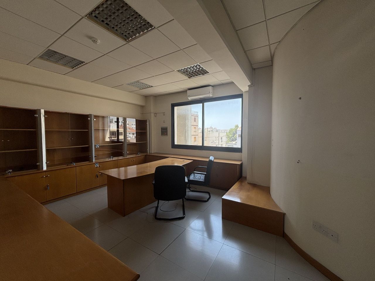Офис Kapsalos, Кипр, 200 м² - фото 1