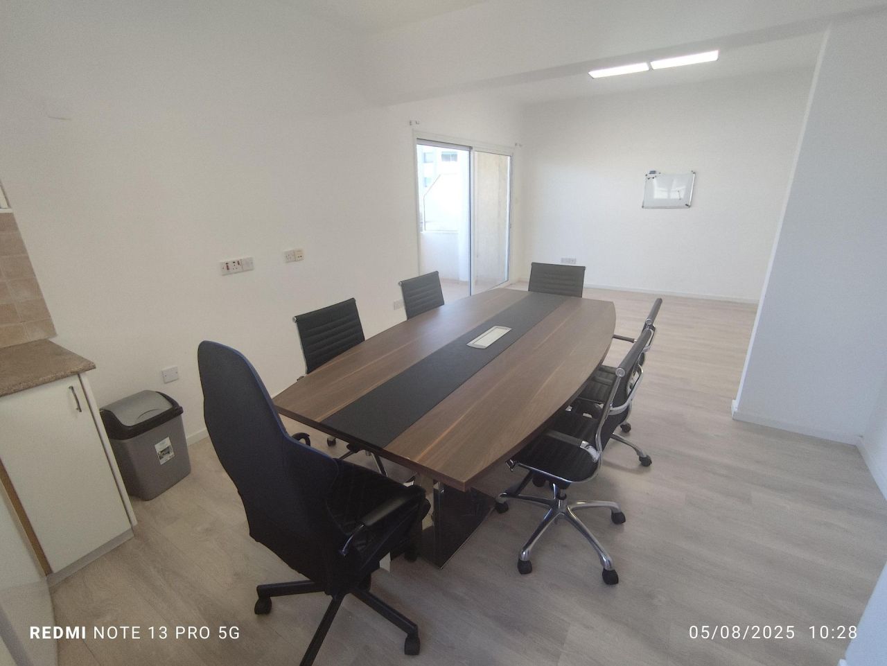 Офис Neapoli, Кипр, 100 м² - фото 1