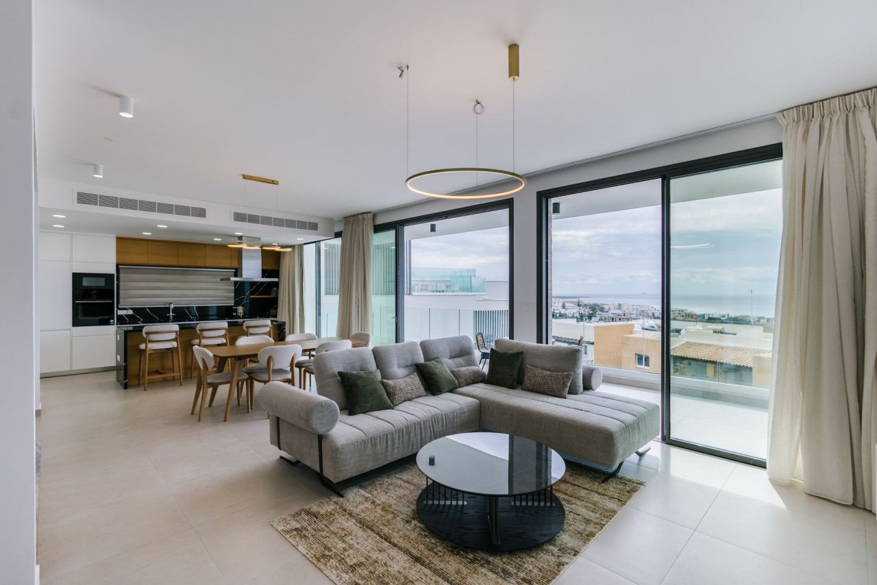 Дом в Хлораке, Кипр, 325 м² - фото 1