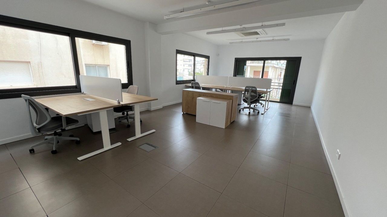 Офис Katholiki, Кипр, 222 м² - фото 1