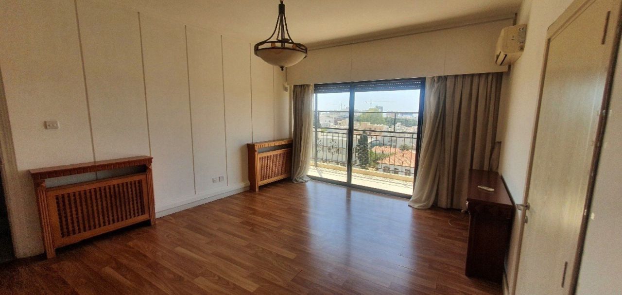Офис Agia Zoni, Кипр, 210 м² - фото 1