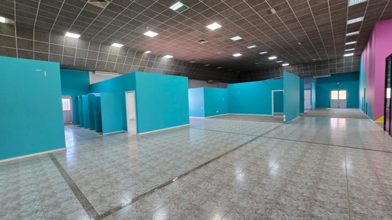 Офис Zakaki, Кипр, 1 450 м² - фото 1