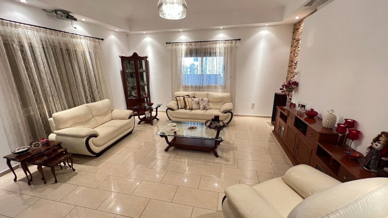 Дом Ekali, Кипр, 180 м² - фото 1