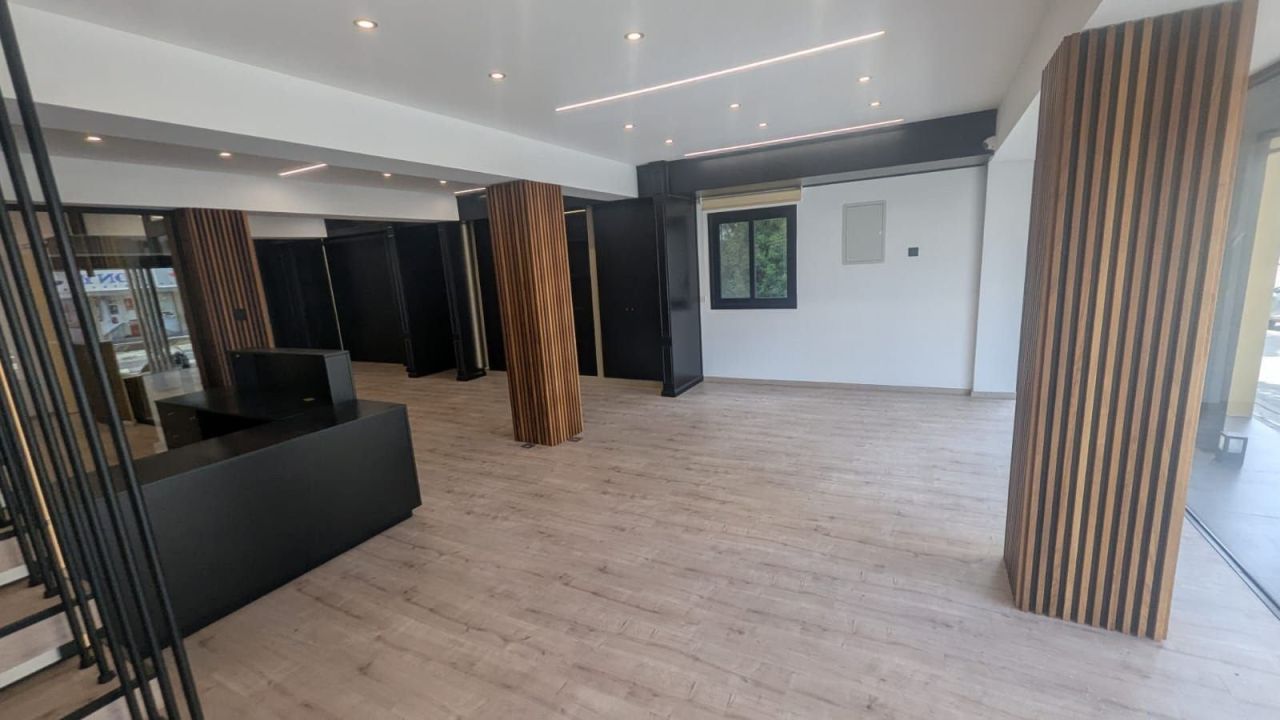 Офис в Агиос Георгиосе, Кипр, 130 м² - фото 1