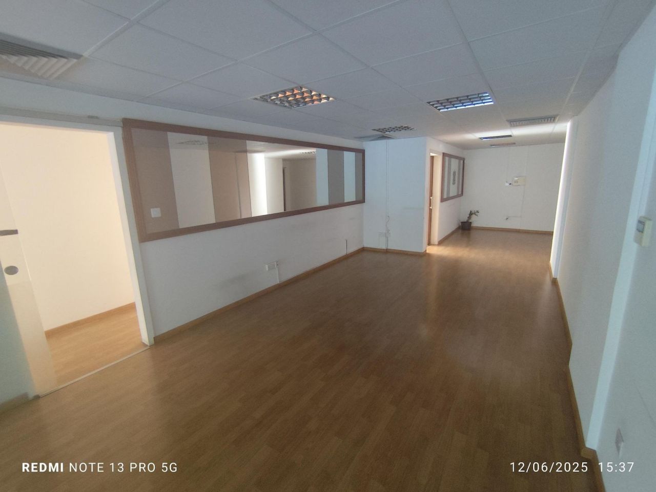 Офис Neapoli, Кипр, 220 м² - фото 1