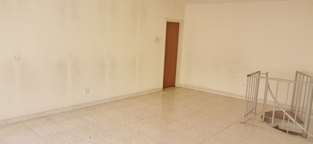Офис в Айя-Напе, Кипр, 70 м² - фото 1