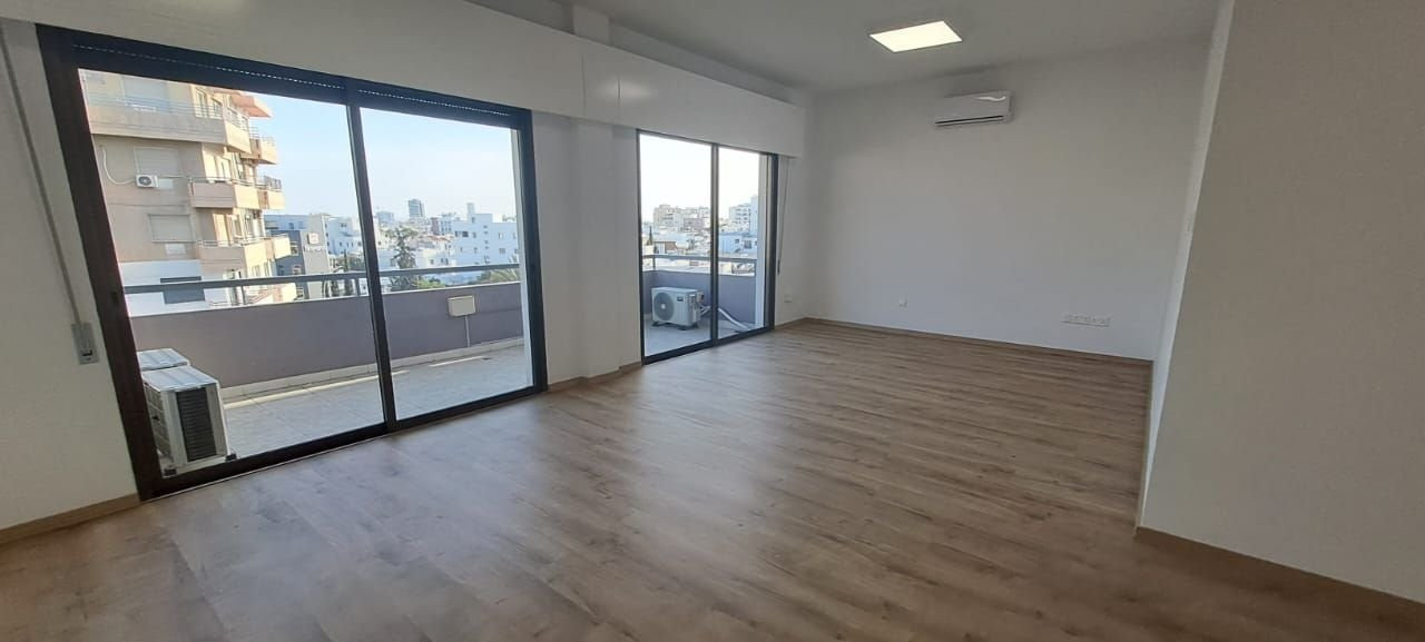 Офис в Меса-Йитонии, Кипр, 160 м² - фото 1