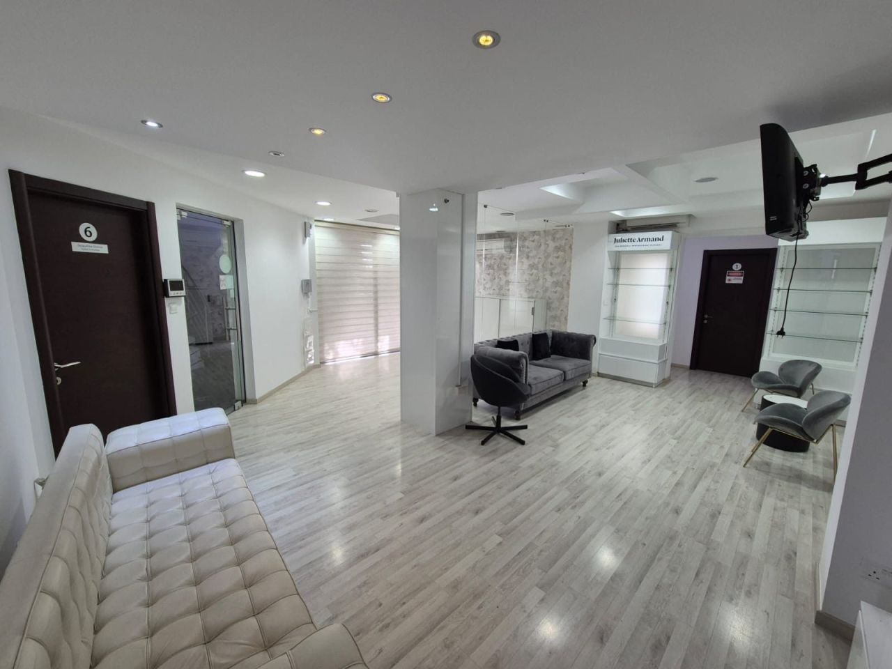 Офис Agia Filaxi, Кипр, 230 м² - фото 2