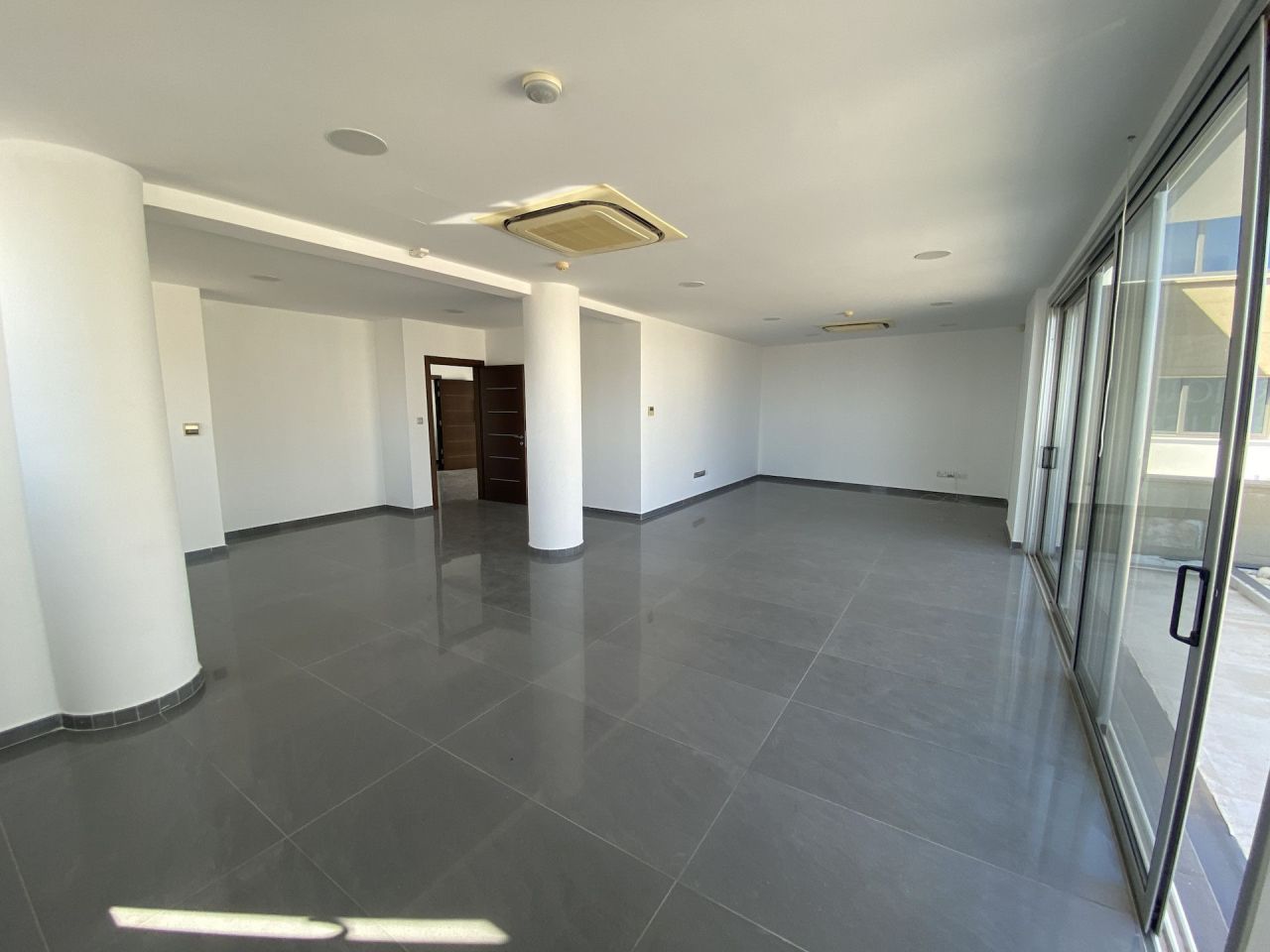 Офис в Пафосе, Кипр, 124 м² - фото 2
