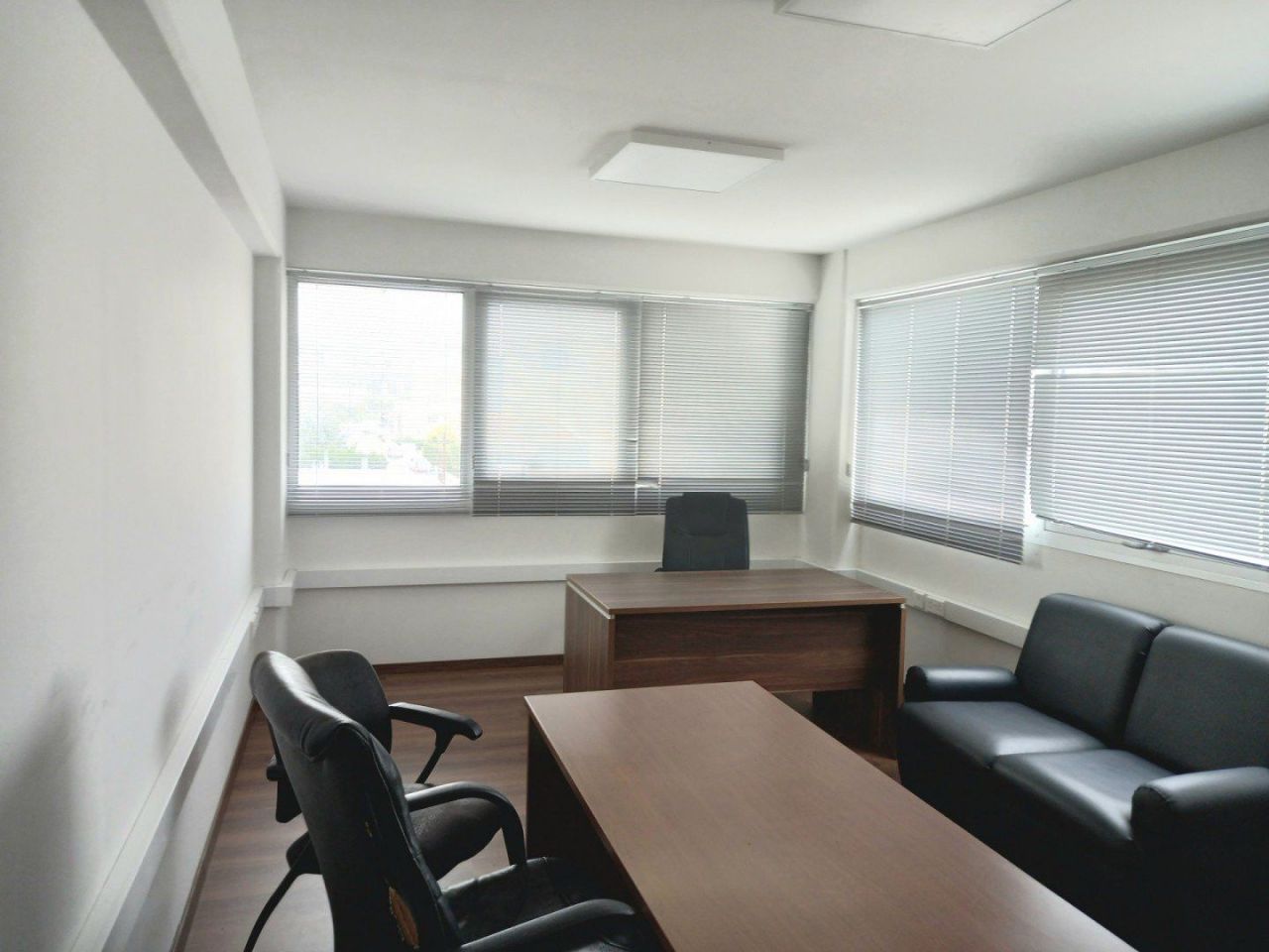 Офис Agia Filaxi, Кипр, 110 м² - фото 2