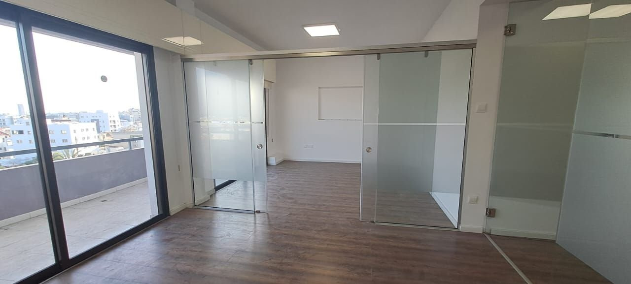 Офис в Меса-Йитонии, Кипр, 160 м² - фото 2