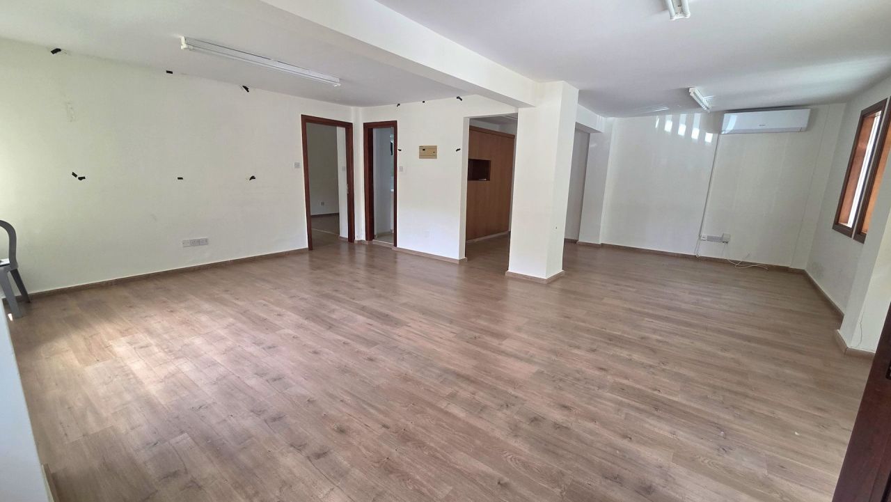 Офис Neapoli, Кипр, 100 м² - фото 2