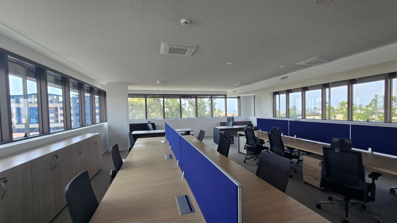 Офис Tsiflikoudia, Кипр, 270 м² - фото 2